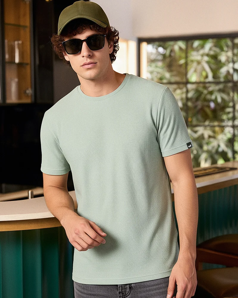 بيواكوف Men's Pale Green Textured T-shirt